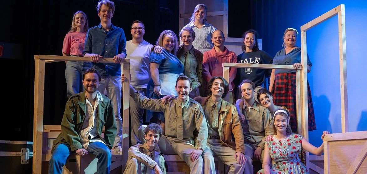 Cast en creatief team van Dogfight (2024)